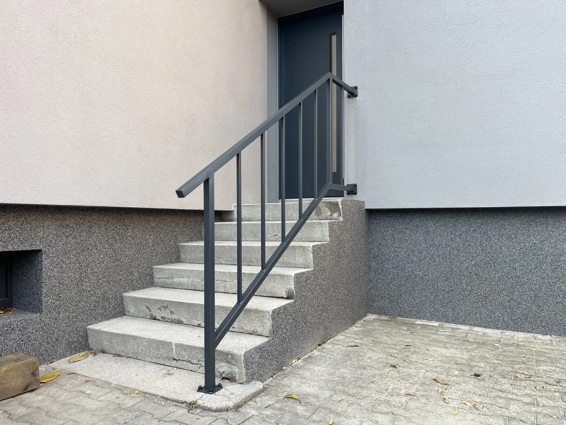 Kovové zábradlí na míru — Kovovýroba Rozbroj Karviná